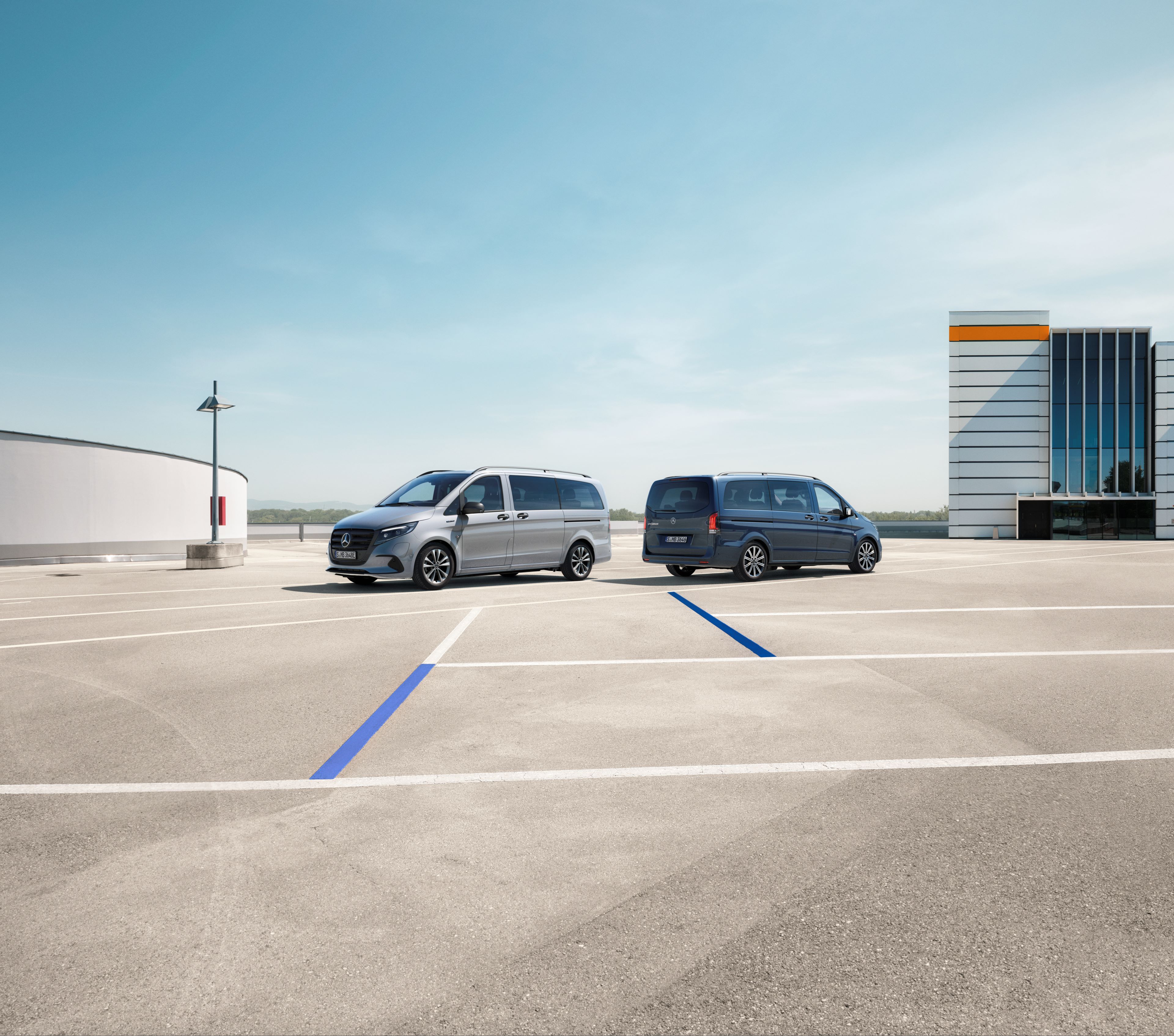 eVito Tourer en Vito Tourer | Mercedes-Benz De Mercedes-Benz eVito en Vito als tourers.