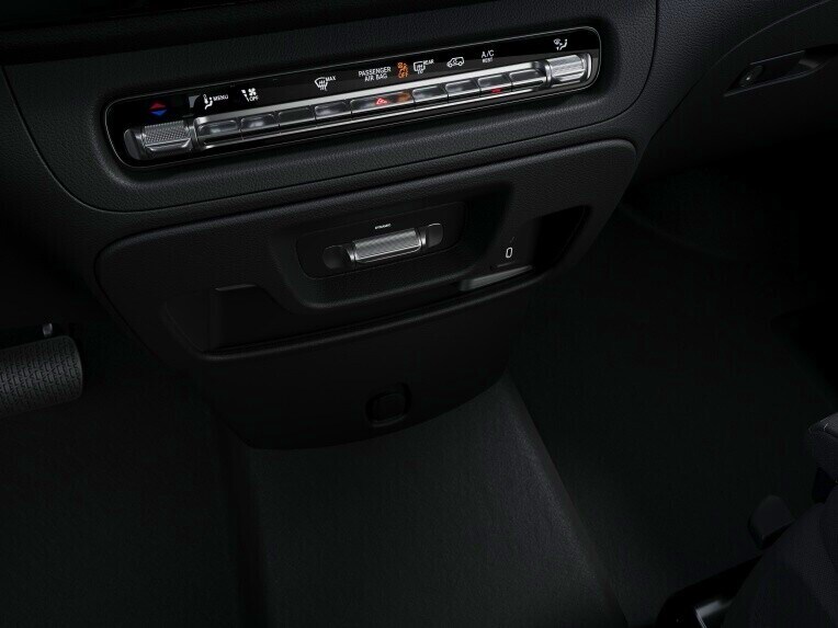 De semi-automatische airconditioning TEMPMATIC zorgt voor een aangename temperatuur in het interieur.