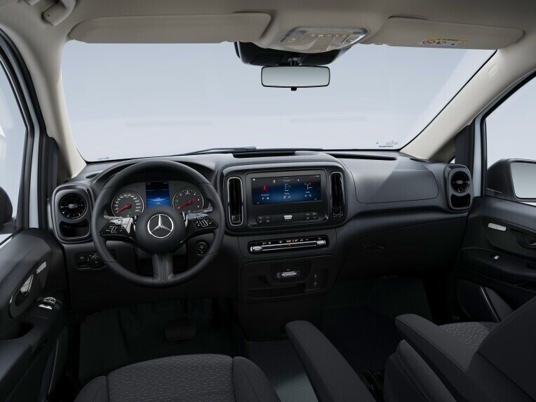 De Vito Tourer BASE is de robuuste en betrouwbare midsize-van voor uiterst rendabel personenvervoer.