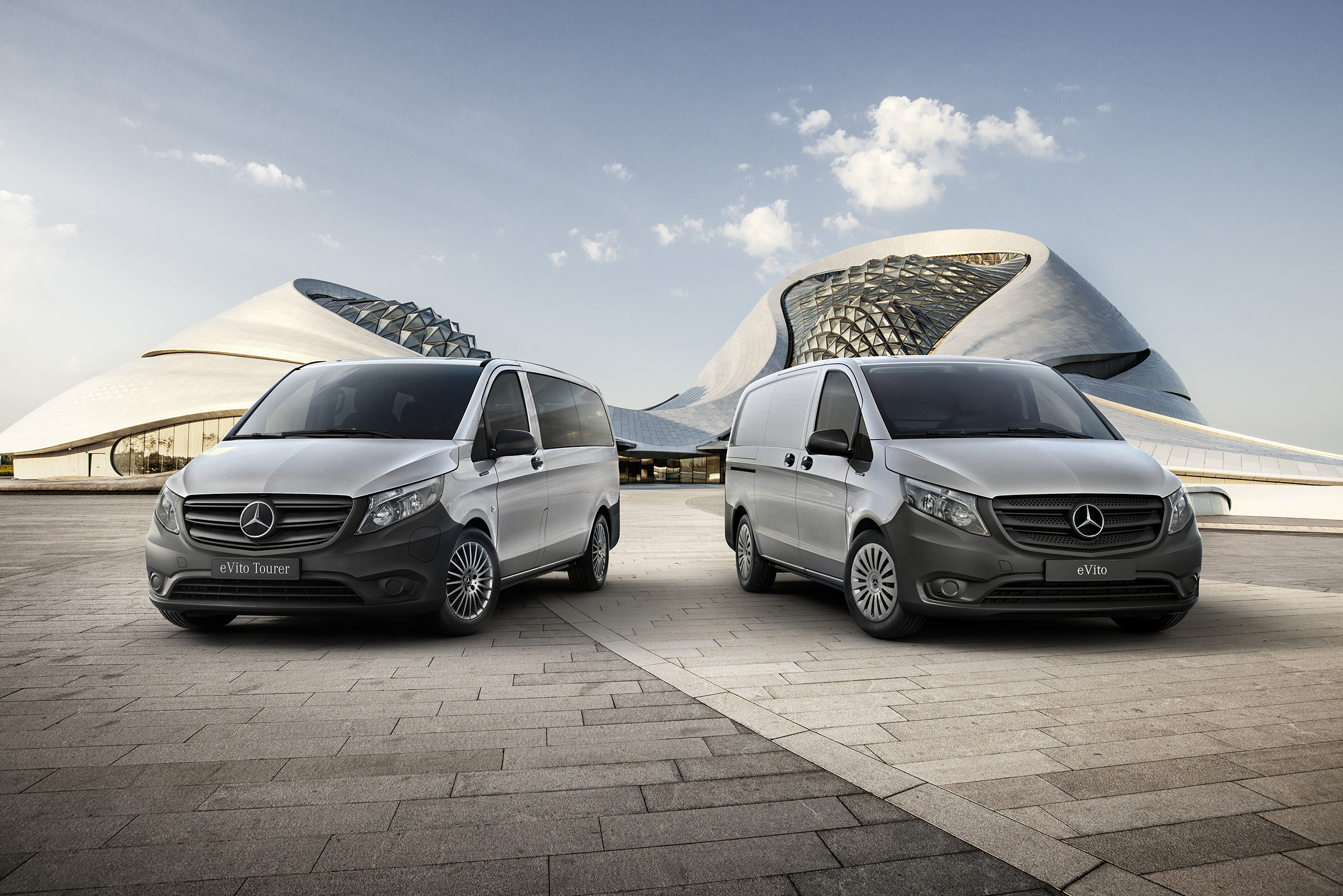 eVito Gesloten bestelwagen en Tourer | Alle Vito-modellen | Mercedes-Benz De eVito bestelwagen en Tourer voor een futuristisch gebouw