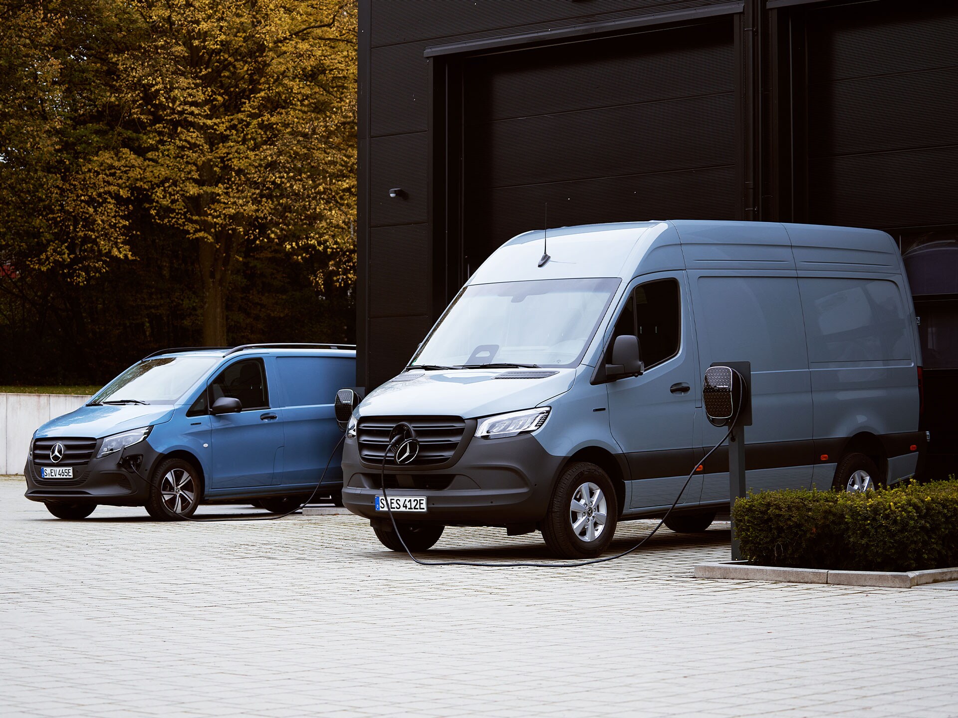Recharge sur le lieu de travail pour les utilitaires légers Mercedes-Benz.