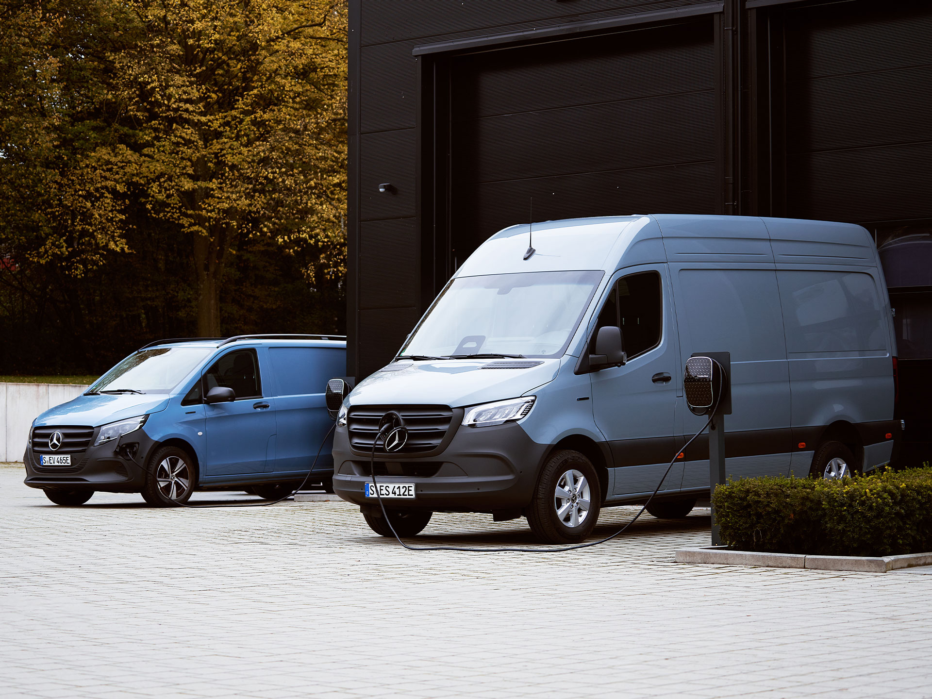 Recharge sur le lieu de travail | Recharge | Utilitaires légers Mercedes-Benz Recharge sur le lieu de travail pour les utilitaires légers Mercedes-Benz.