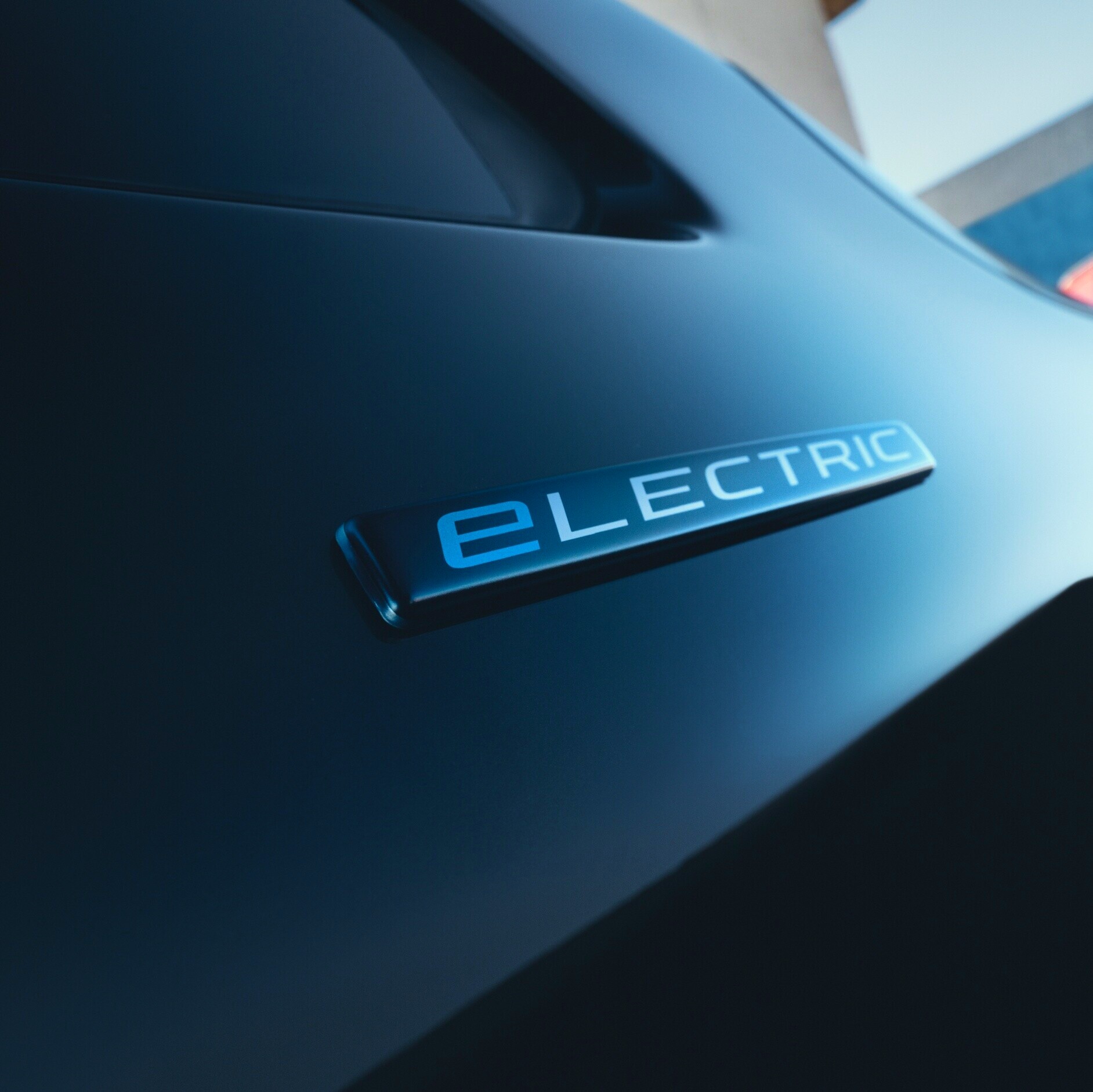 Zakelijke laadoplossing | Mercedes-Benz Bestelwagens Houd overzicht over de laadkosten van uw Mercedes-Benz bestelwagen en profiteer van de centrale, digitale facturering.