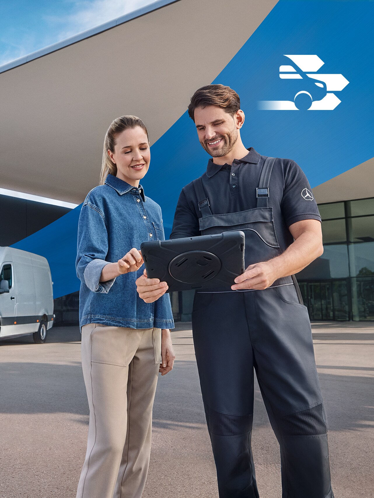 Twee mensen voor een dealer - uitgebreide service voor Mercedes-Benz klanten.