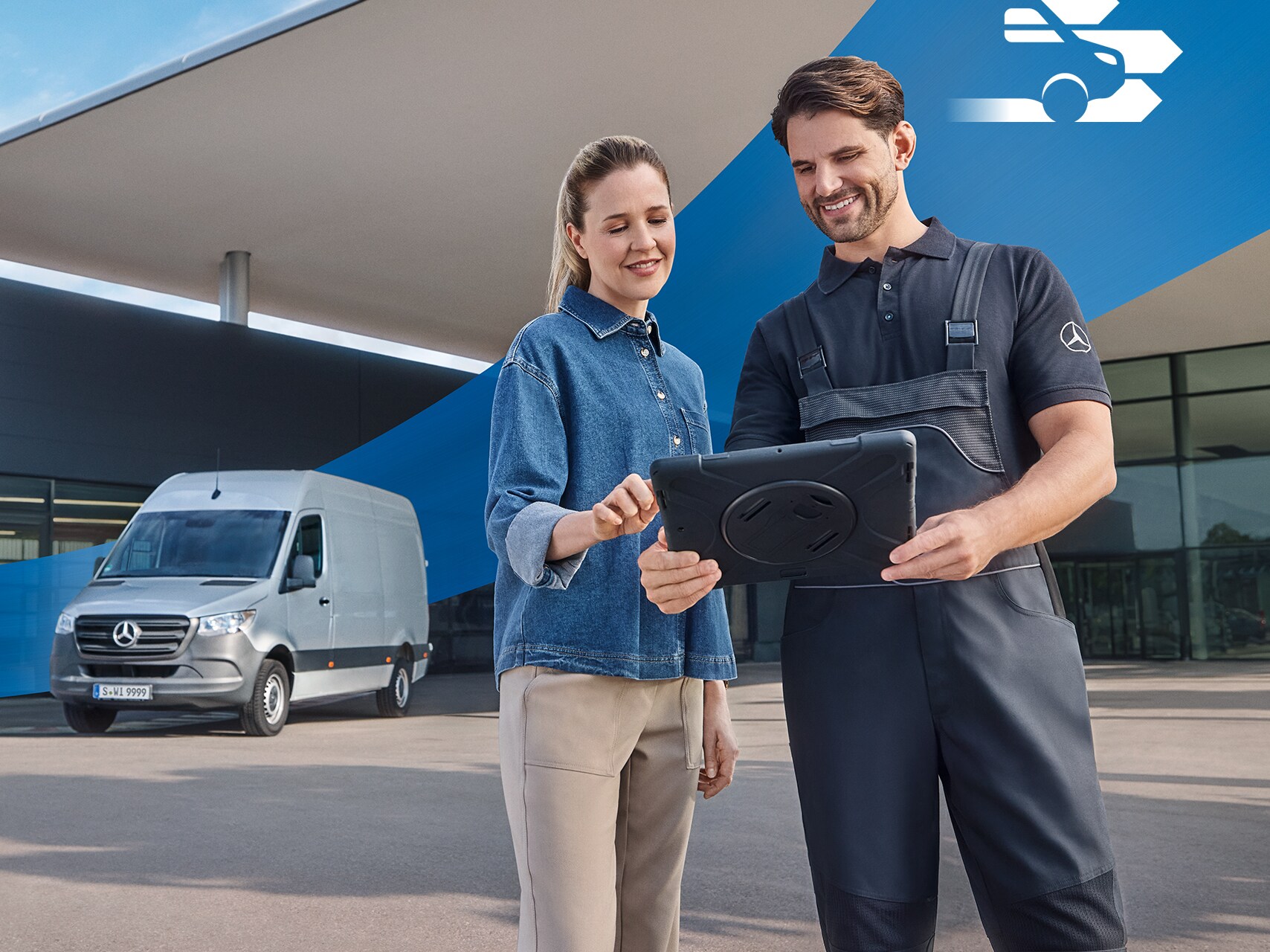Twee mensen voor een dealer - uitgebreide service voor Mercedes-Benz klanten.