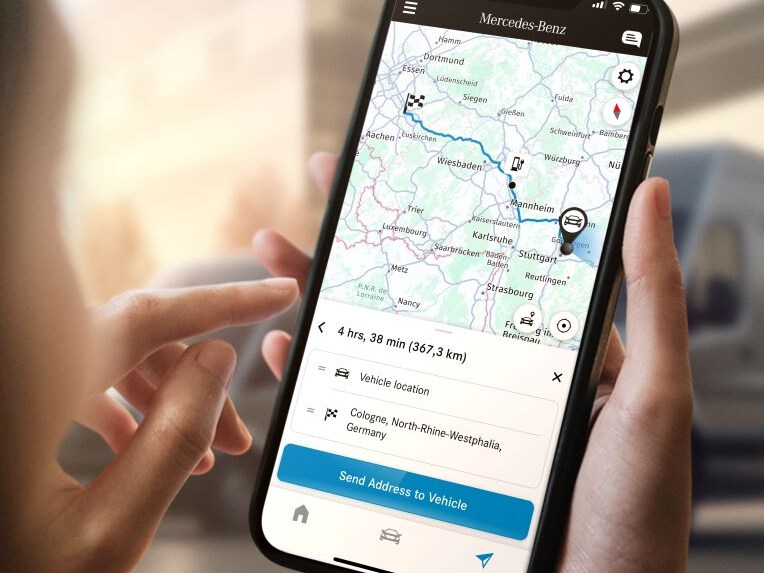 Voorbereiding voor remote- en navigatieservices in het MBUX multimediasysteem.