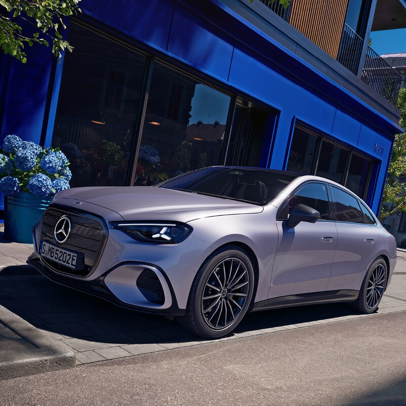 Een iconisch Mercedes-Benz-model luidt een nieuw tijdperk in. Ontdek als een van de eersten de nieuwe elektrische C-Klasse tijdens de C-Klasse Launch Tour, van 20/07 tot en met 15/09 2026 bij een select aantal Mercedes-Benz dealers.