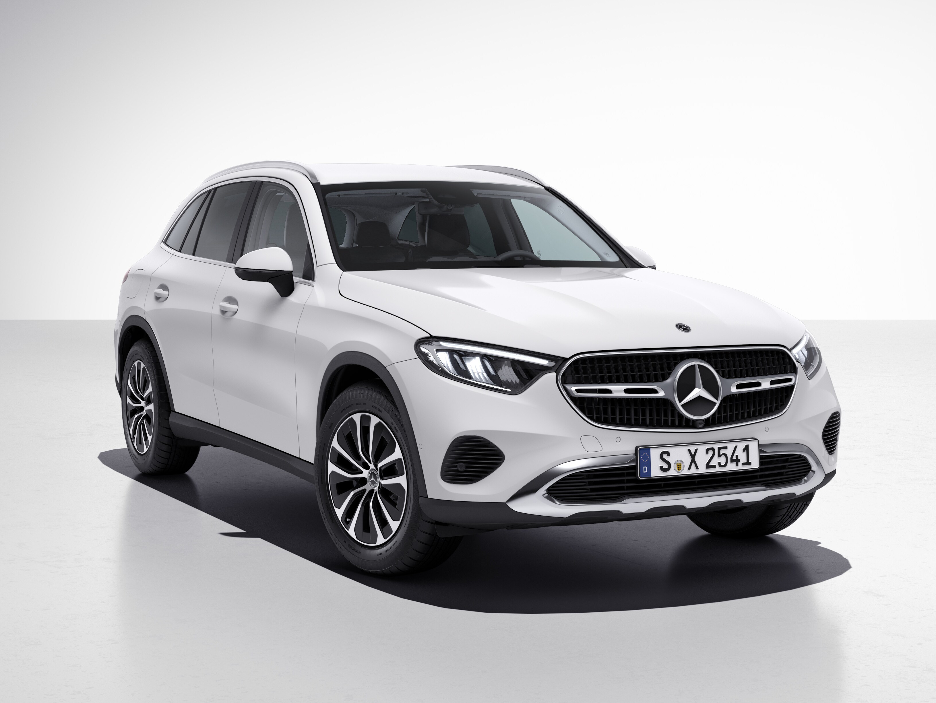 La nouvelle Mercedes GLC en vue de trois quarts avant avec Business Line.