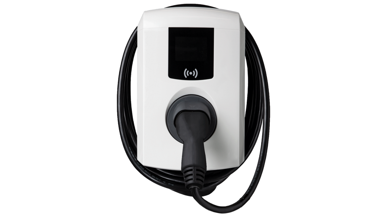 eSprinter Gesloten Bestelwagen wordt opgeladen in een werkplaatshal. eSprinter Gesloten Bestelwagen wordt opgeladen in een werkplaatshal.